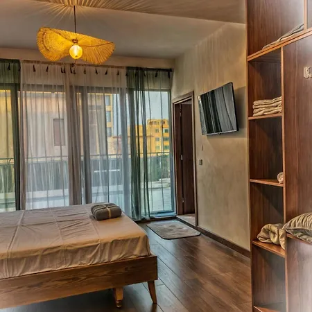 Sarantorini Apartment