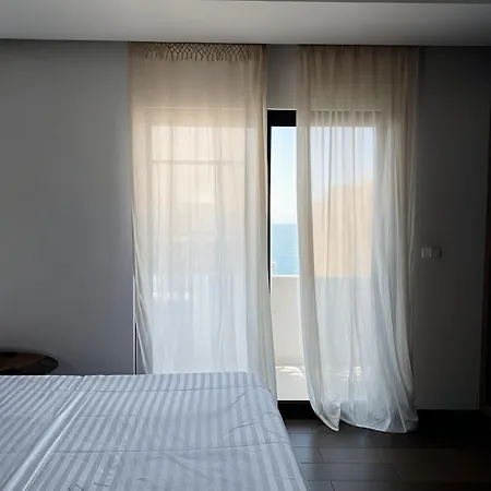 Sarantorini 公寓